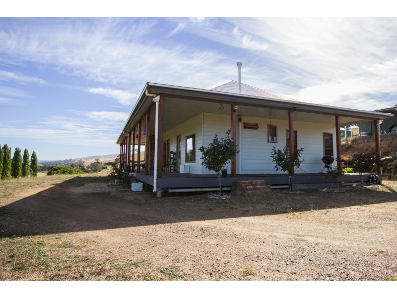 222 Omeo Hwy, Omeo VIC 3898