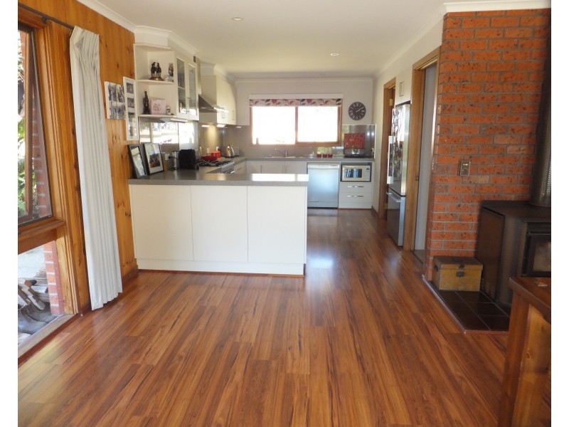 155 Kemptons Road, Lindenow South VIC 3875