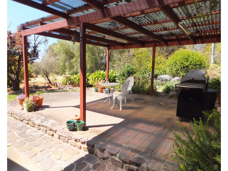 155 Kemptons Road, Lindenow South VIC 3875