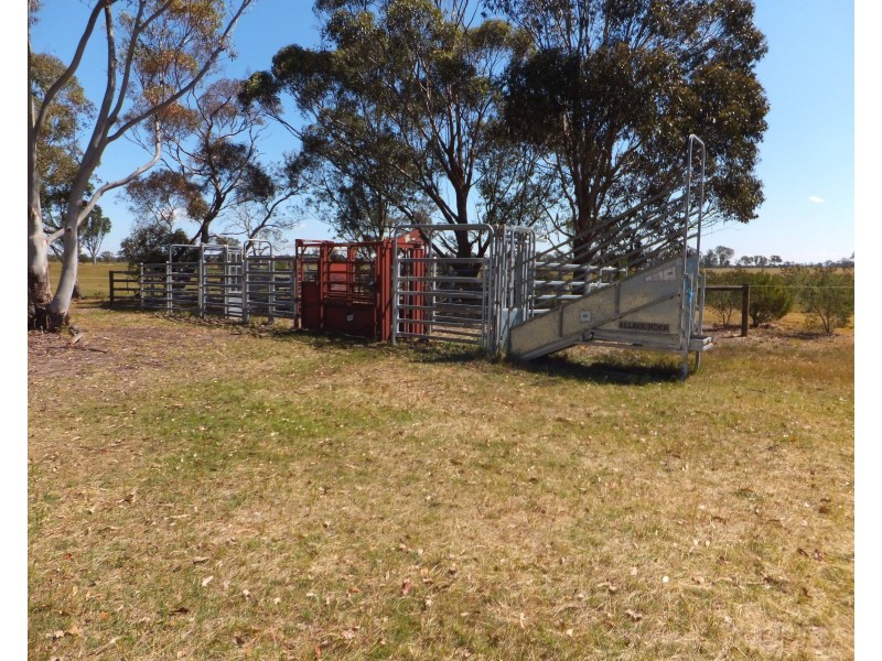 155 Kemptons Road, Lindenow South VIC 3875