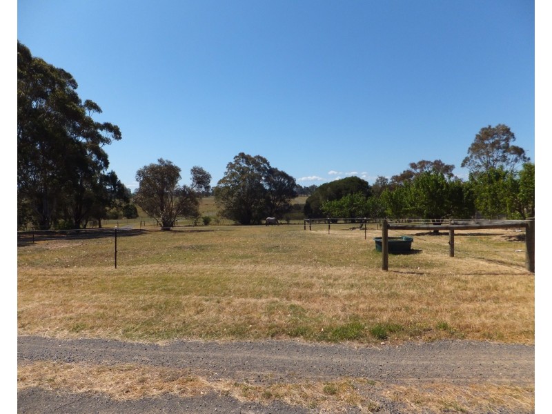155 Kemptons Road, Lindenow South VIC 3875