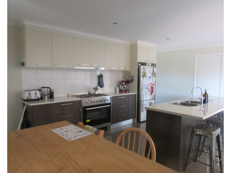 14 Village Fair Dr, Newlands Arm VIC 3875