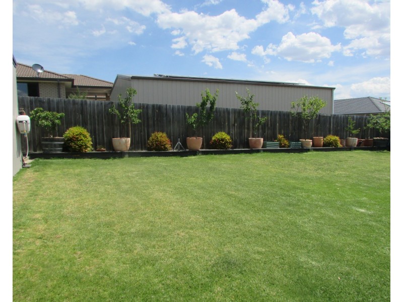 14 Village Fair Dr, Newlands Arm VIC 3875