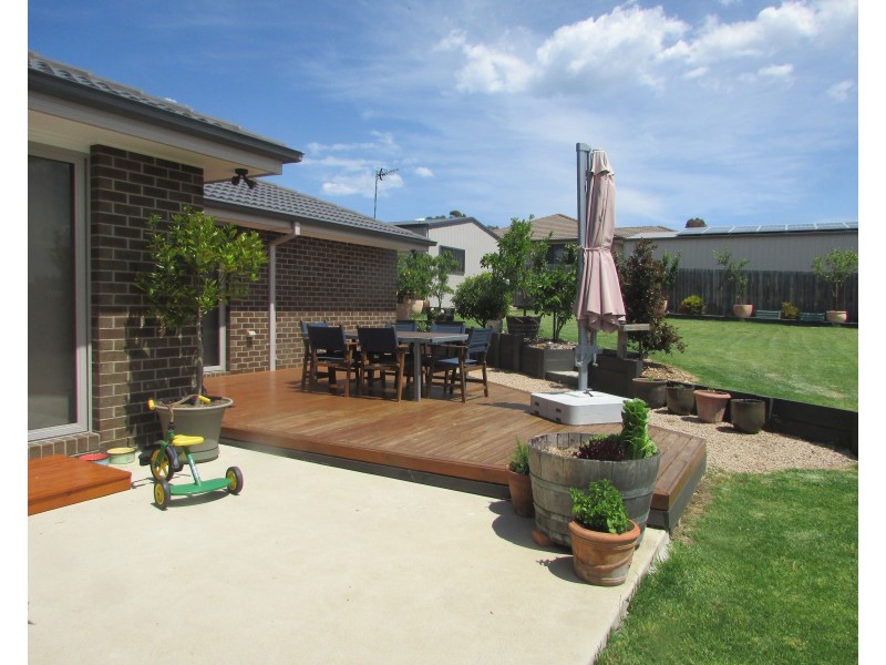 14 Village Fair Dr, Newlands Arm VIC 3875