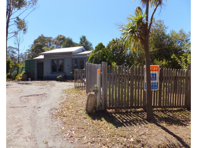 16 Gorge Rd, Nowa Nowa VIC 3887