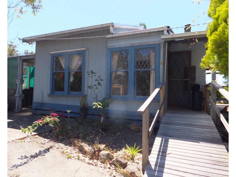 16 Gorge Rd, Nowa Nowa VIC 3887
