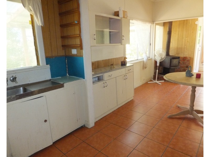 16 Gorge Rd, Nowa Nowa VIC 3887