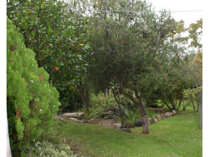 16 Gorge Rd, Nowa Nowa VIC 3887