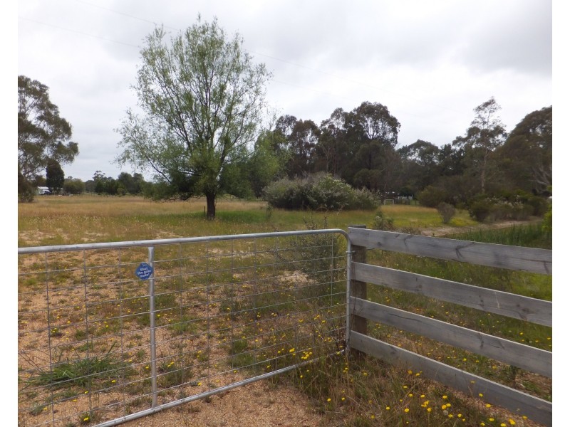 36 Fernbank Lindenow South Road, Lindenow South VIC 3875