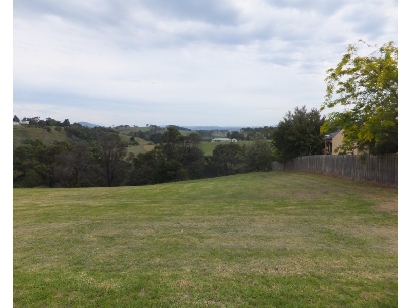 9 The Boulevarde, Bairnsdale VIC 3875