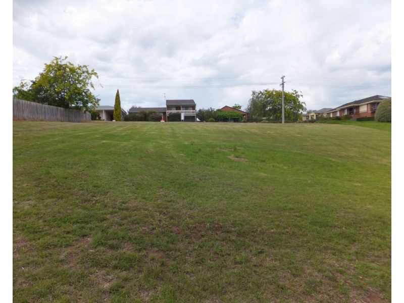 9 The Boulevarde, Bairnsdale VIC 3875