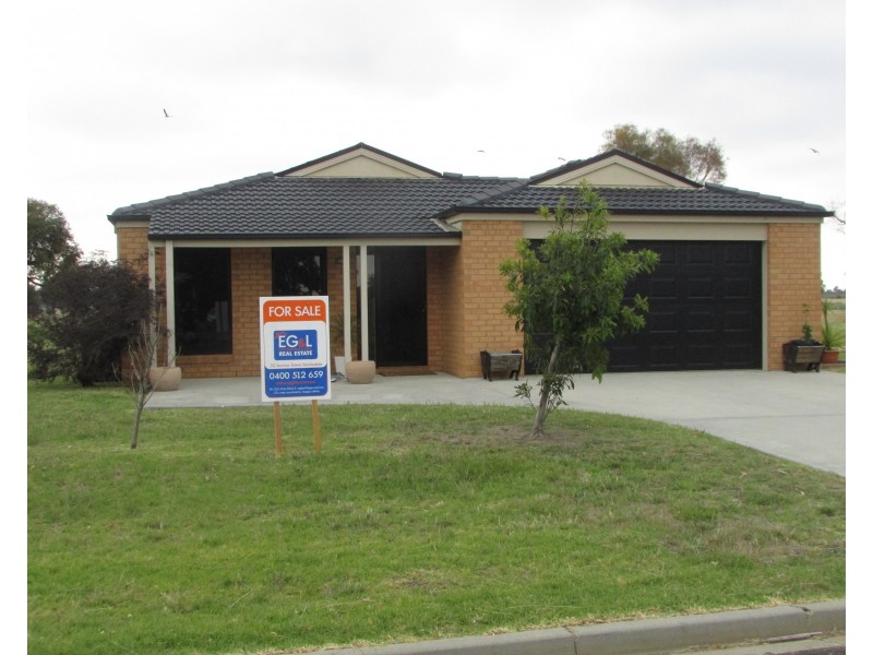 8 Lake Tide Ave, Newlands Arm VIC 3875