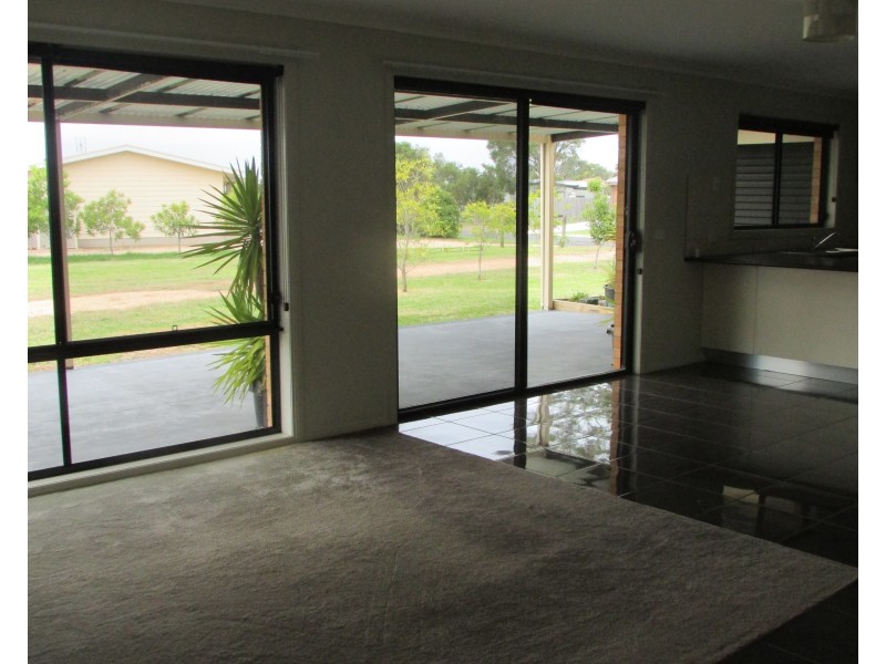 8 Lake Tide Ave, Newlands Arm VIC 3875