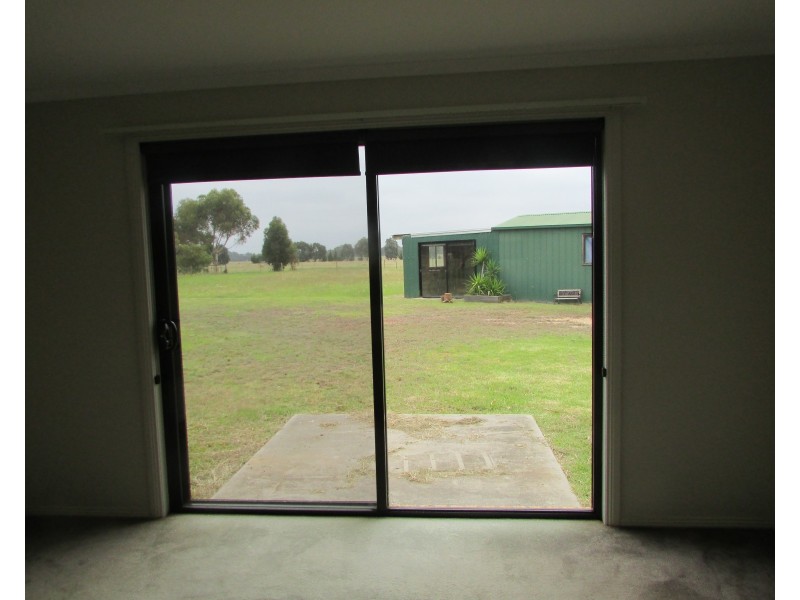 8 Lake Tide Ave, Newlands Arm VIC 3875