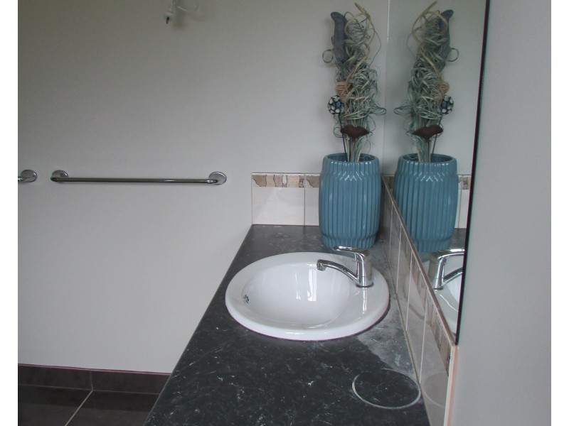 8 Lake Tide Ave, Newlands Arm VIC 3875