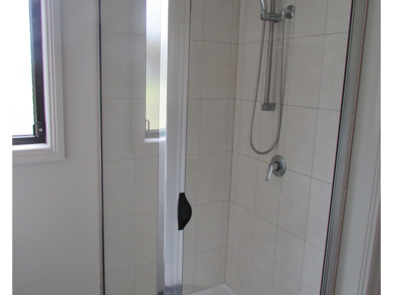 8 Lake Tide Ave, Newlands Arm VIC 3875