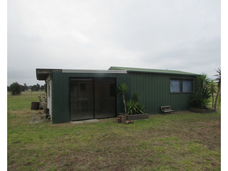 8 Lake Tide Ave, Newlands Arm VIC 3875