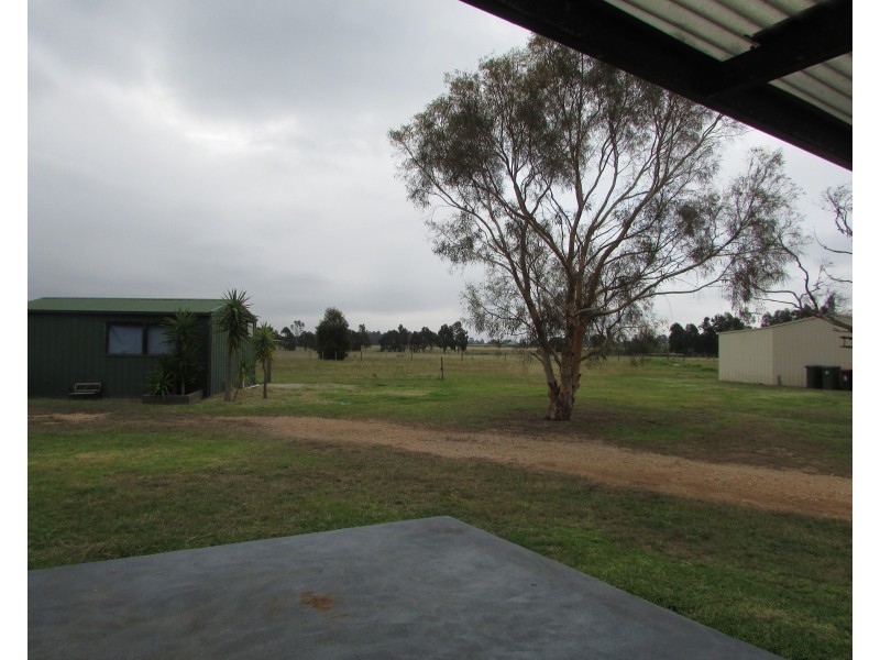 8 Lake Tide Ave, Newlands Arm VIC 3875