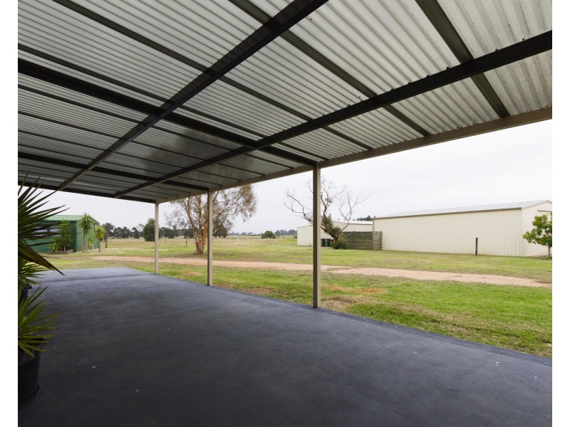 8 Lake Tide Ave, Newlands Arm VIC 3875