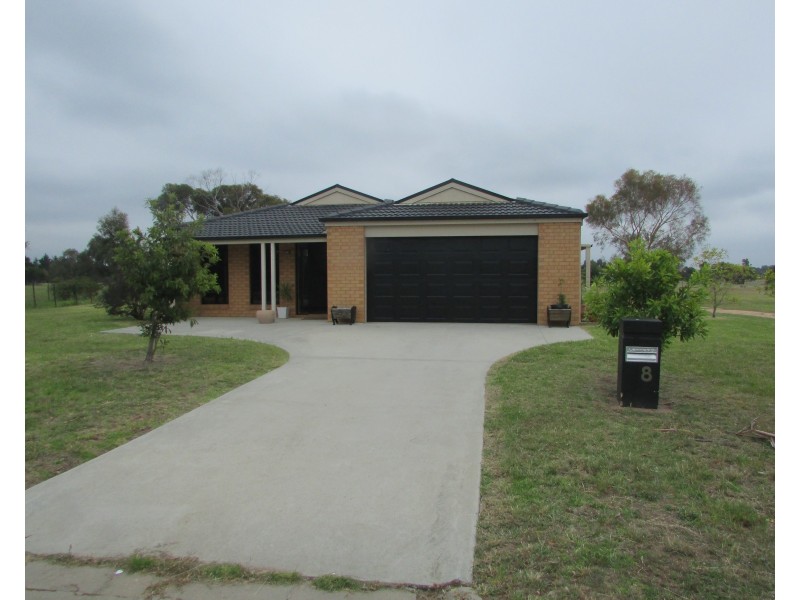 8 Lake Tide Ave, Newlands Arm VIC 3875