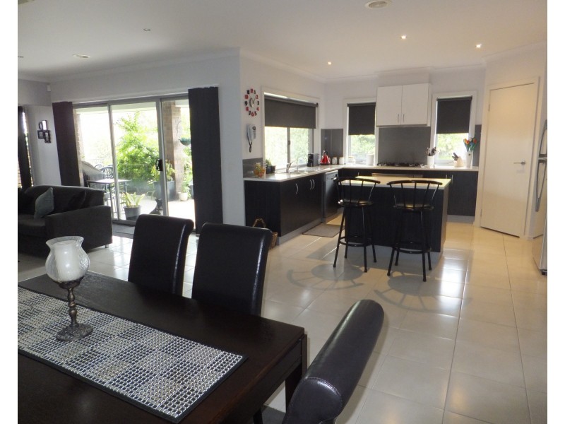 51 Flinns Rd, Bairnsdale VIC 3875