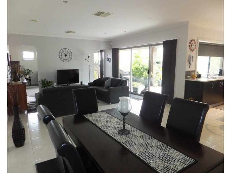 51 Flinns Rd, Bairnsdale VIC 3875