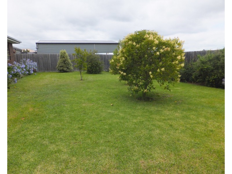 51 Flinns Rd, Bairnsdale VIC 3875