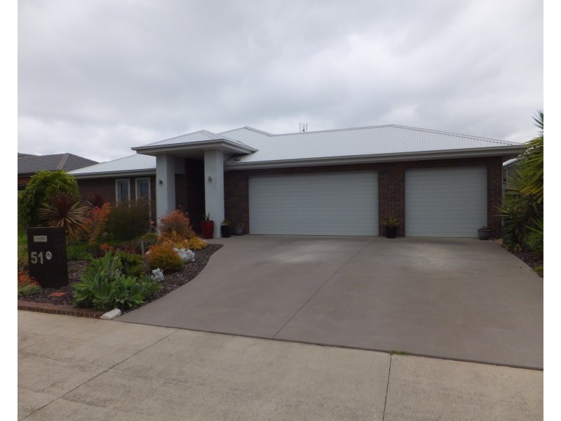 51 Flinns Rd, Bairnsdale VIC 3875