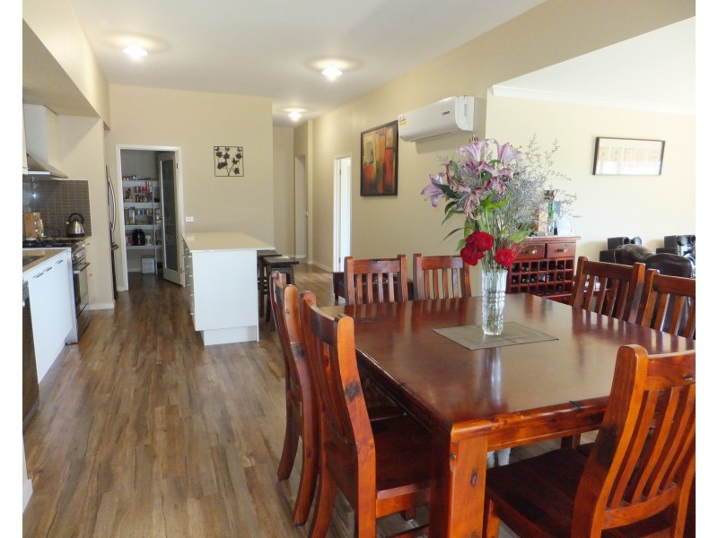 90 Lake Bunga Beach Rd, Lake Bunga VIC 3909