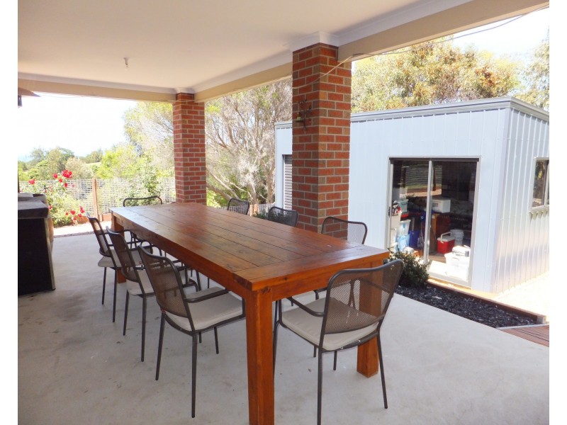 90 Lake Bunga Beach Rd, Lake Bunga VIC 3909