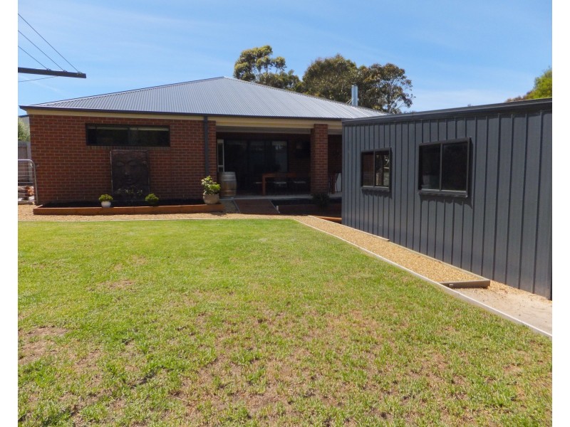90 Lake Bunga Beach Rd, Lake Bunga VIC 3909