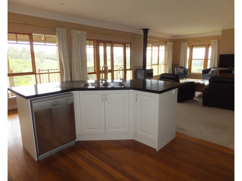 70 Great Alpine Rd, Bruthen VIC 3885