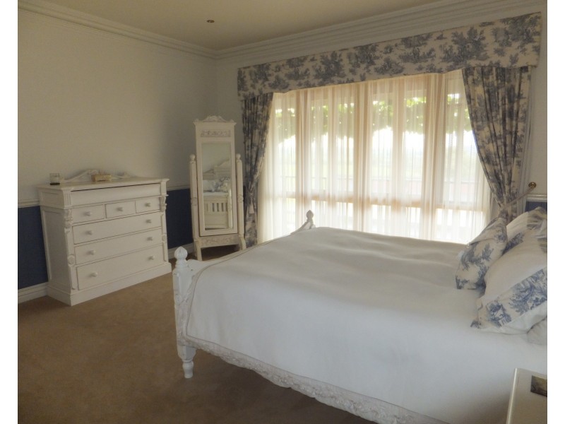 70 Great Alpine Rd, Bruthen VIC 3885