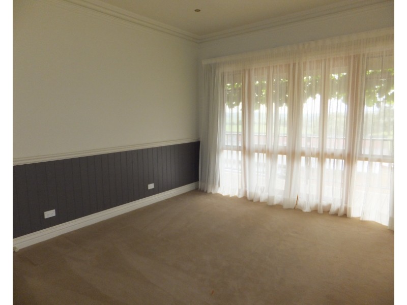 70 Great Alpine Rd, Bruthen VIC 3885