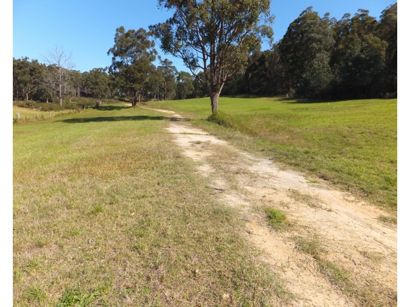 94 Eleven Mile Rd, Sarsfield VIC 3875