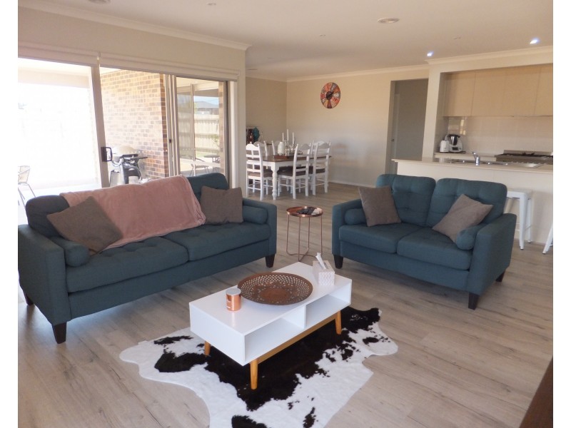 37 Len Cook Drive, Bairnsdale VIC 3875