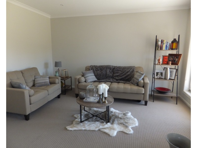 37 Len Cook Drive, Bairnsdale VIC 3875