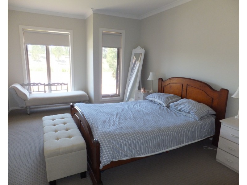 37 Len Cook Drive, Bairnsdale VIC 3875