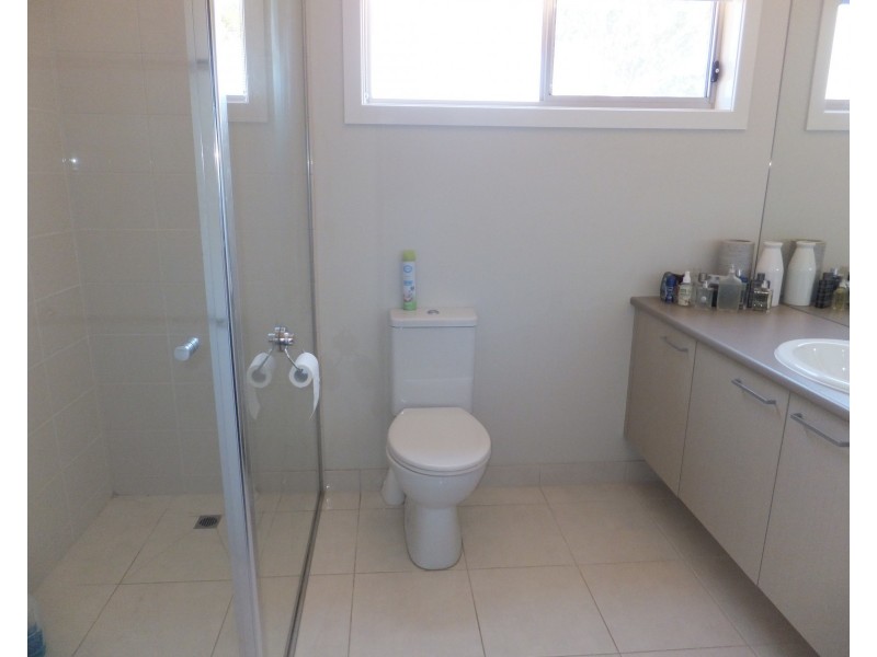 37 Len Cook Drive, Bairnsdale VIC 3875