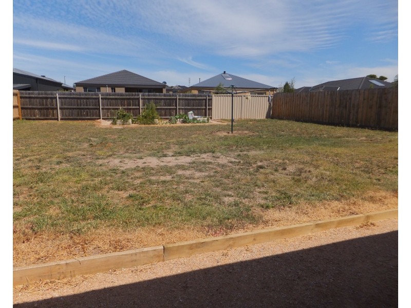37 Len Cook Drive, Bairnsdale VIC 3875