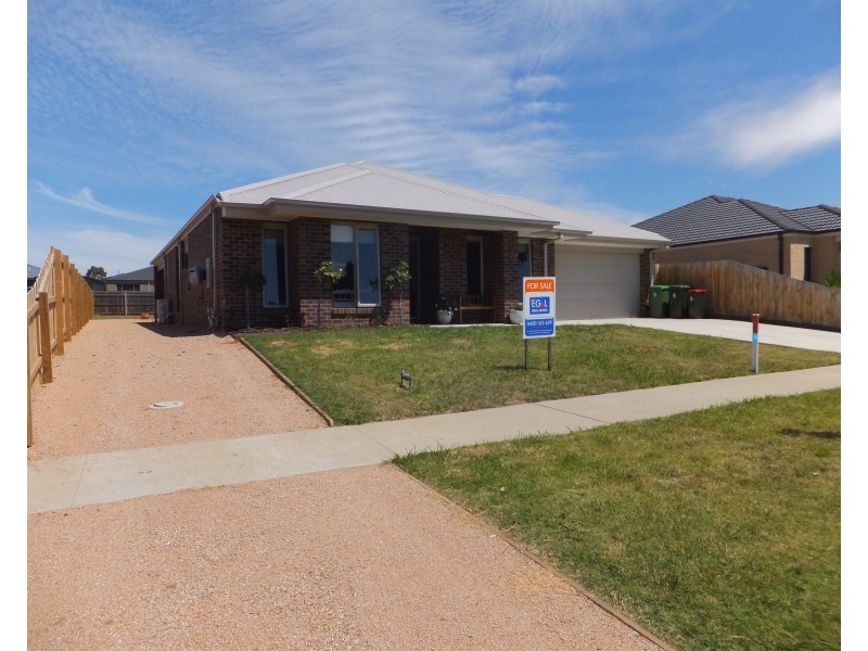 37 Len Cook Drive, Bairnsdale VIC 3875
