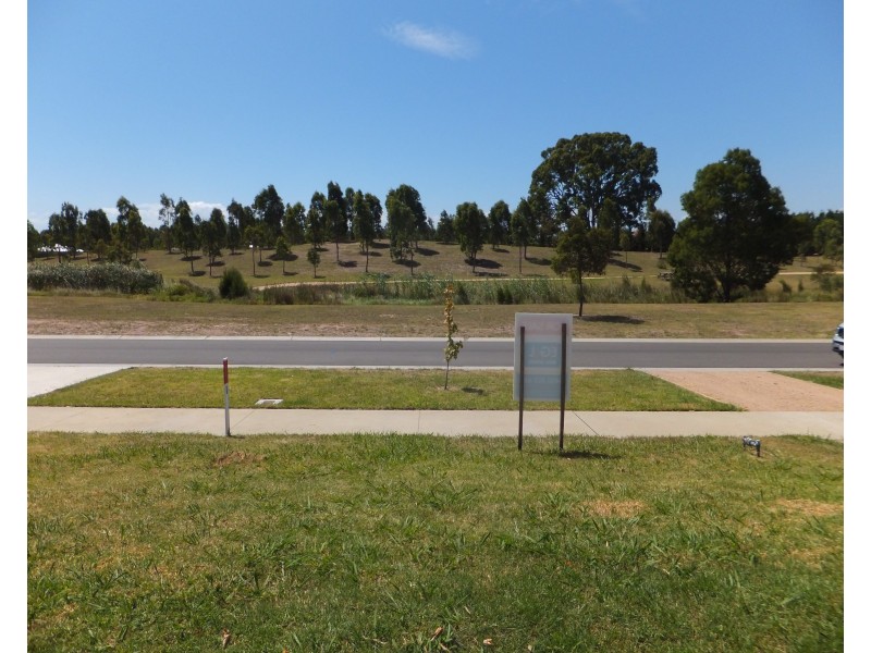 37 Len Cook Drive, Bairnsdale VIC 3875