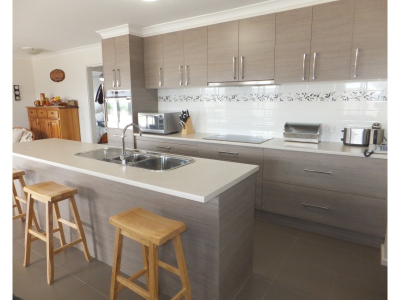 14 Westbury Way, Lakes Entrance VIC 3909