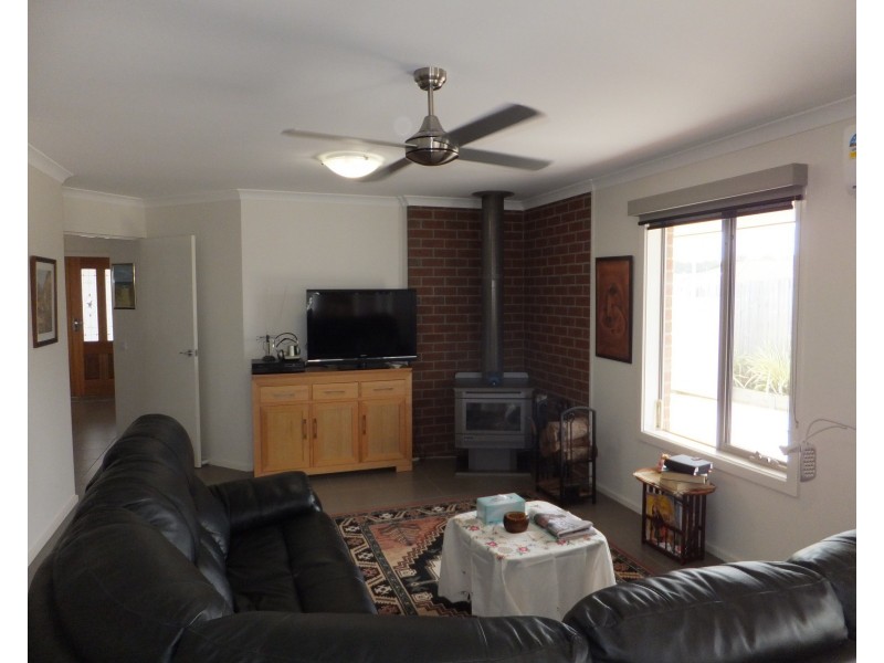 14 Westbury Way, Lakes Entrance VIC 3909