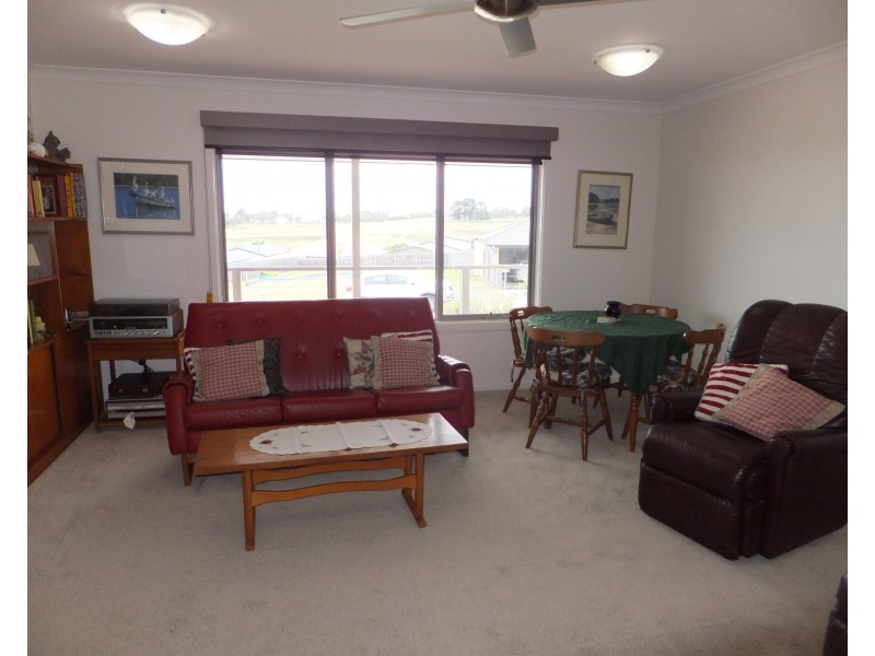 14 Westbury Way, Lakes Entrance VIC 3909