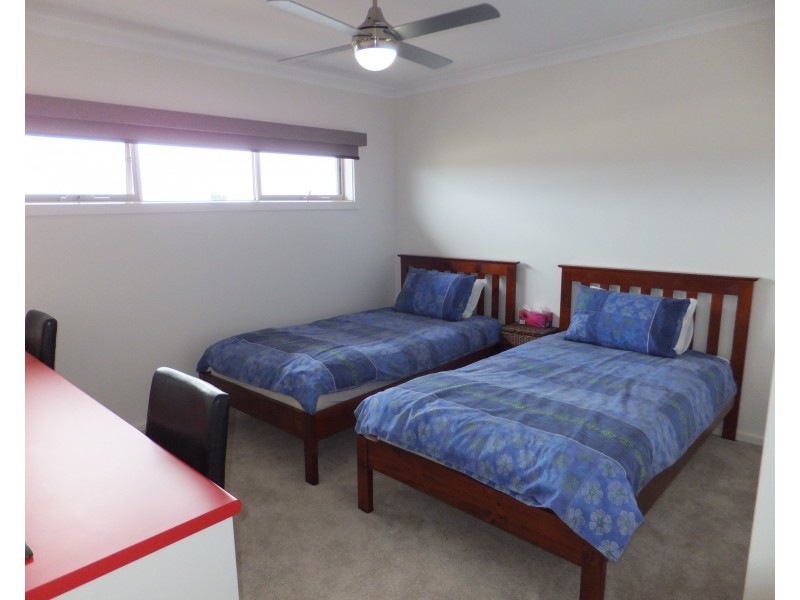 14 Westbury Way, Lakes Entrance VIC 3909