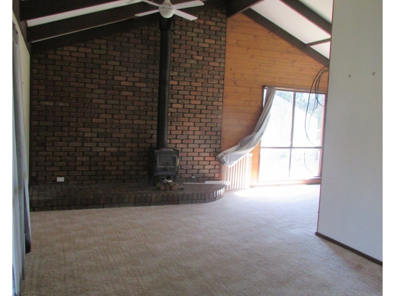 13 Wy Yung Hts, Wy Yung VIC 3875