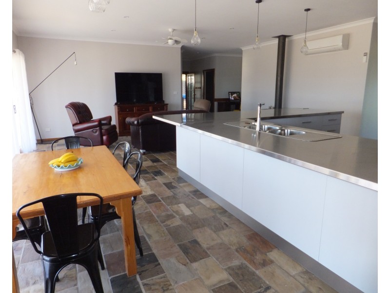 10 Lake Inlet Ave, Newlands Arm VIC 3875