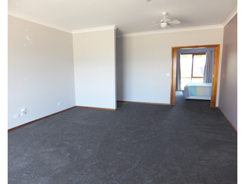 10 Lake Inlet Ave, Newlands Arm VIC 3875