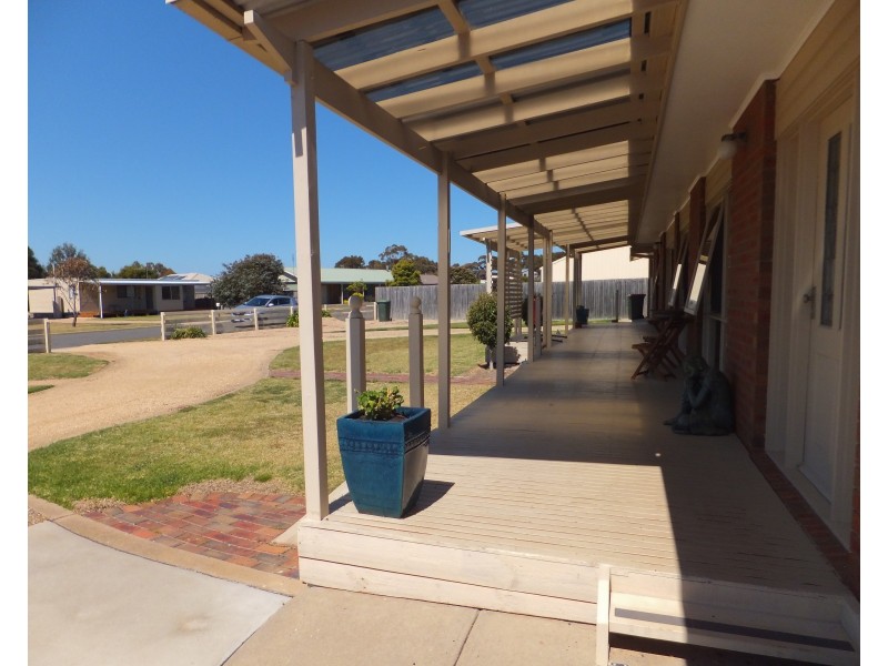 10 Lake Inlet Ave, Newlands Arm VIC 3875